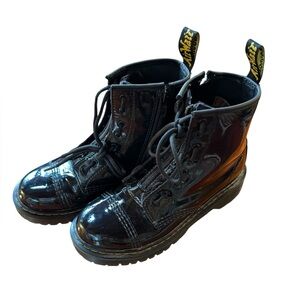Dr. MARTENS YOUTH SINCLAIR BEX PATENT LEATHER BOOTS unisex